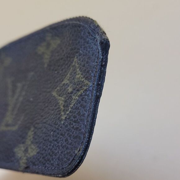 Authentic Louis Vuitton Monogram Keychain - Picture 7 of 10